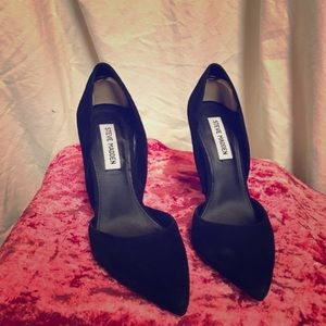 Steve Madden black suede pumps.